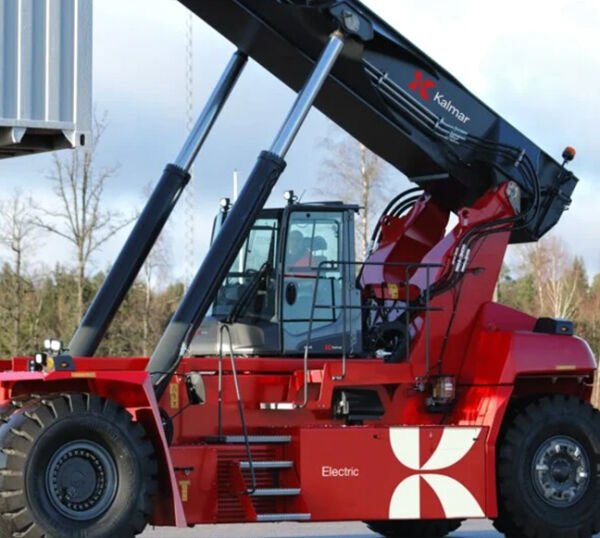 Elektrikli Reach Stacker