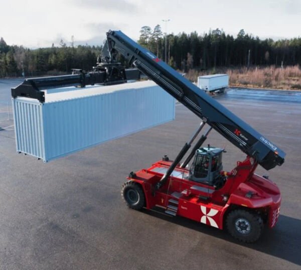 Elektrikli Reach Stacker